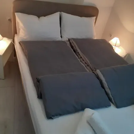Apartament Lorena *